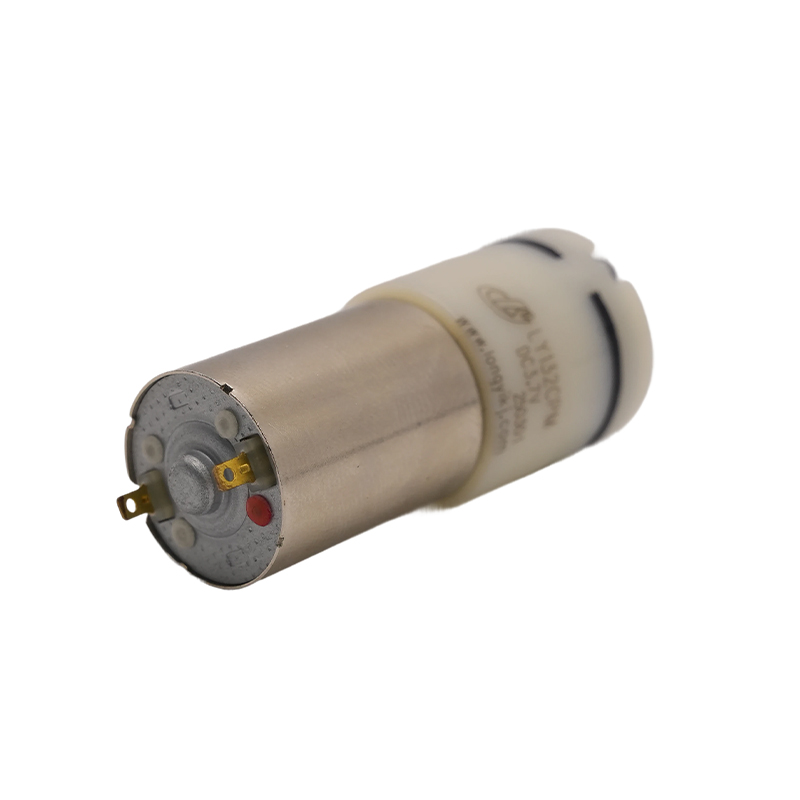 How do vacuum pumps achieve low-noise operation and minimize disruption to the user environment?